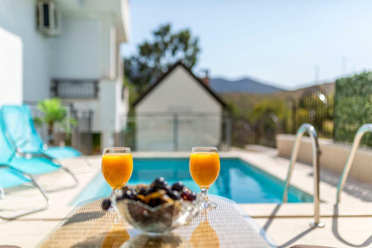 House Luce With Pool Apartment Cisla Ngoại thất bức ảnh